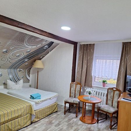Hotel Kulturhaus Felgeleben 쇼네베크 외부 사진
